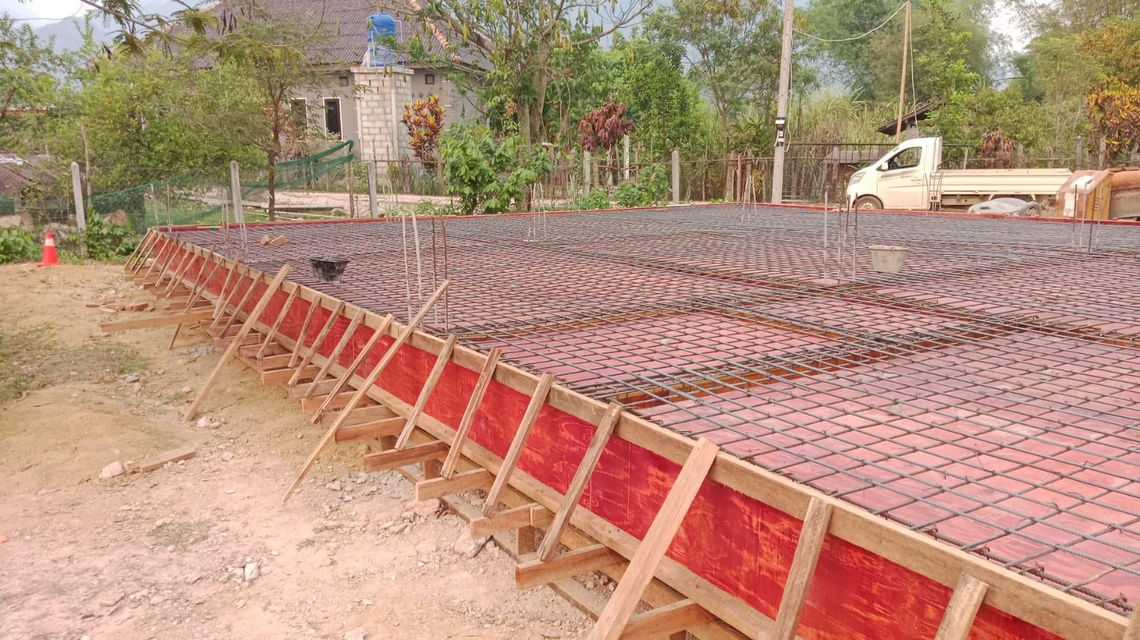 Vang Vieng Nathong — column and tie-beam works